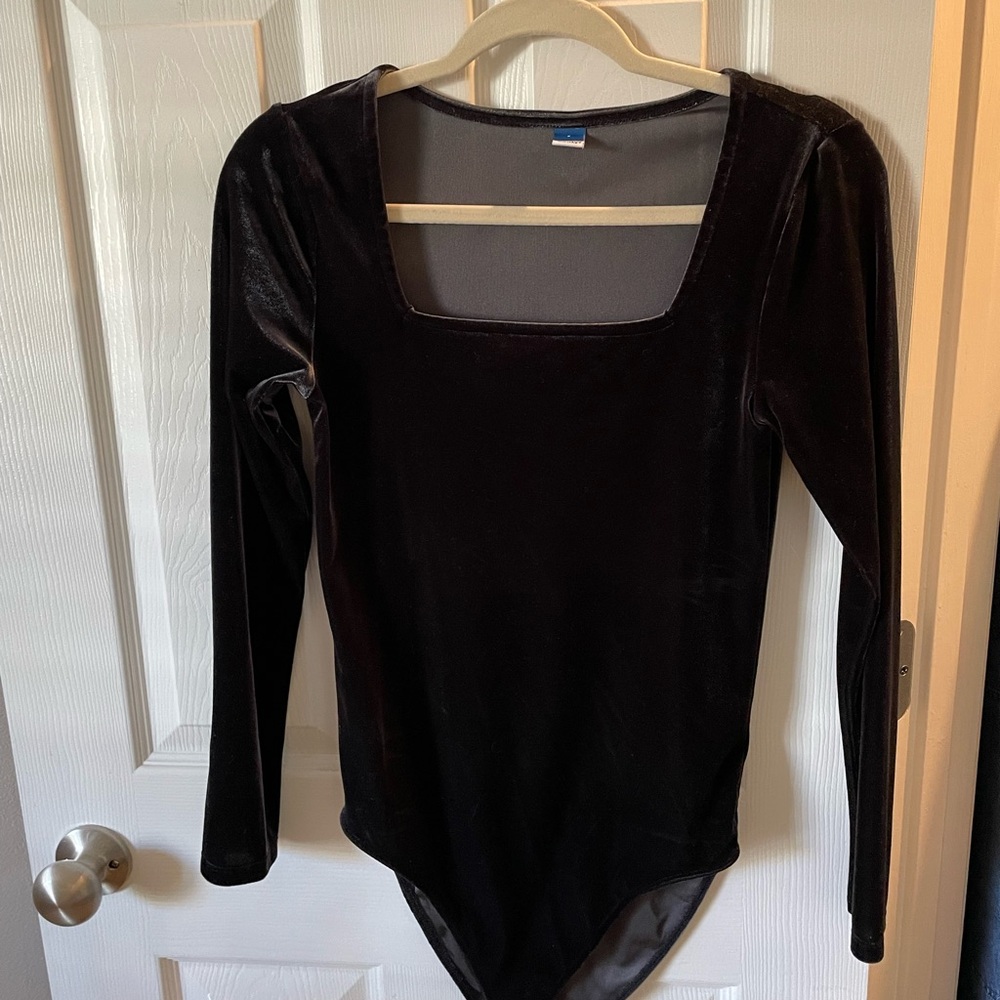 Velvet Long-Sleeve Bodysuit 🖤
